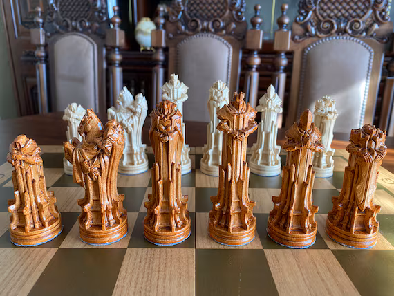 Tradycyjne polskie rzeźbiarstwo w drewnie - ręcznie rzeźbione figury i przedmioty użytkowe